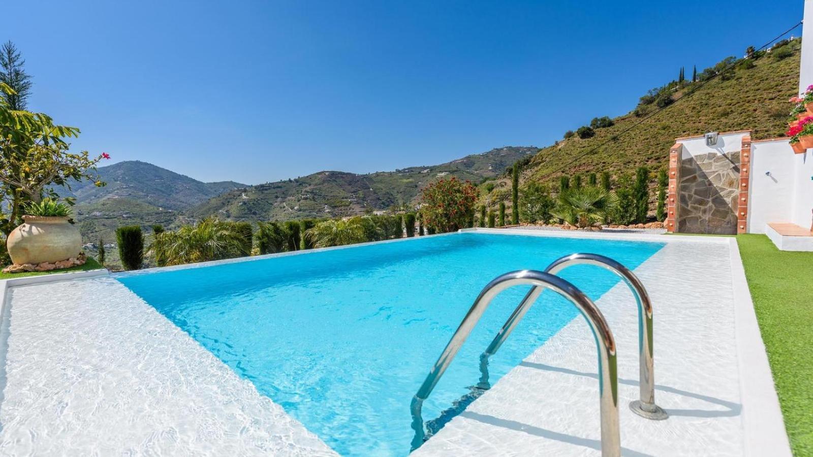 Villa Las Palmeras De Torrox By Ruralidays 外观 照片